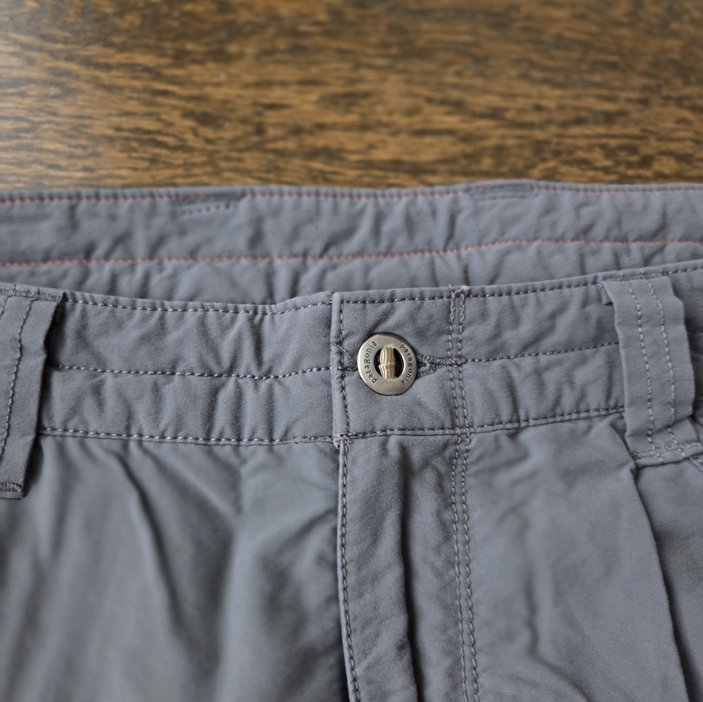 Patagonia Men's Charcoal Cargo Shorts Sz.S(d10) - Picture 2 of 5